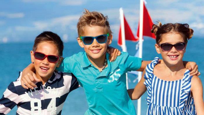 3 motive pentru care copiii ar trebui sa poarte ochelari de soare